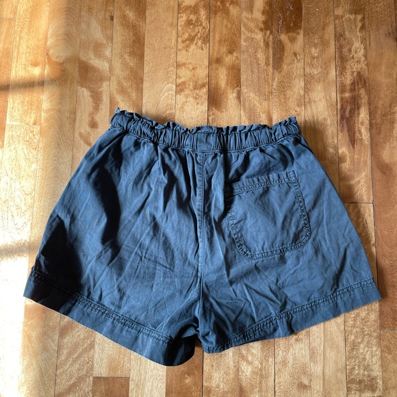 Aerie charcoal grey shorts - Picture 2 of 2